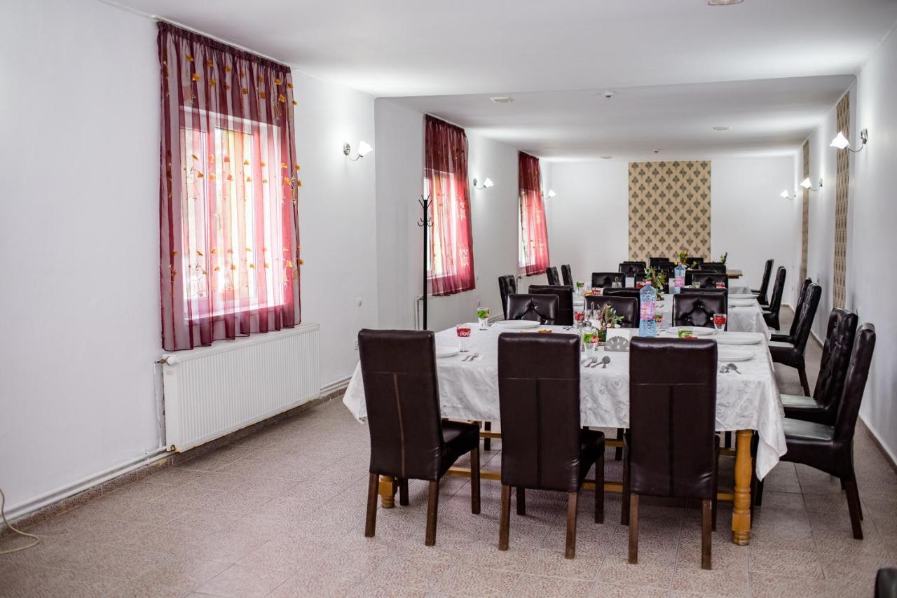 Dumbraveni  Hotel Marion Poiana מראה חיצוני תמונה